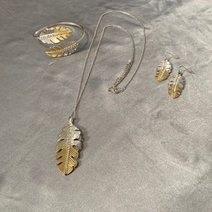 Silver and gold feather set